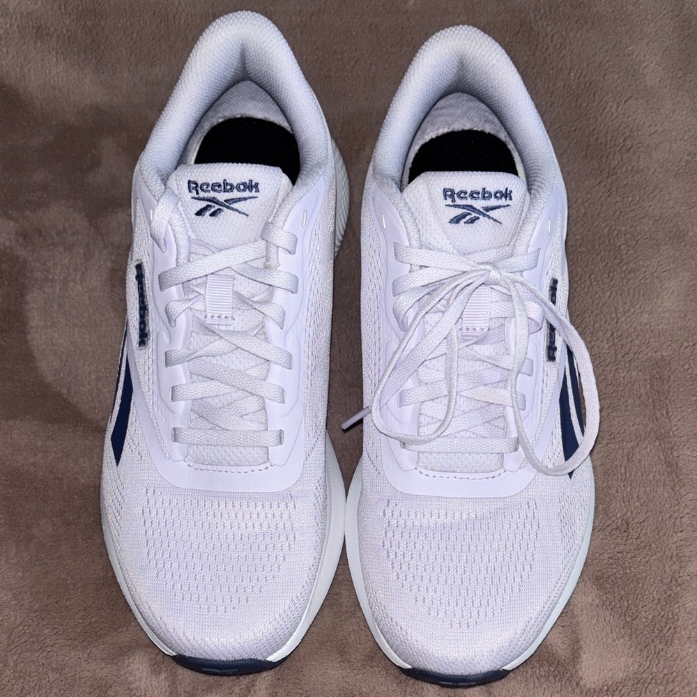 Reebok light purple shoes